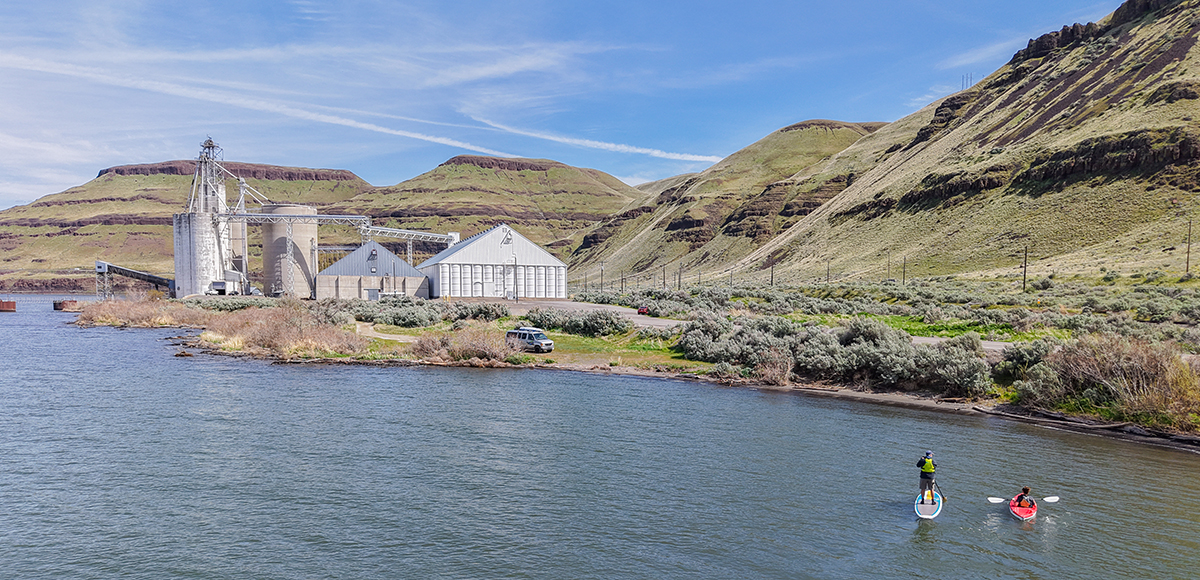 Launch a kayak or paddleboard via Corps of Engineers access along the Columbia River